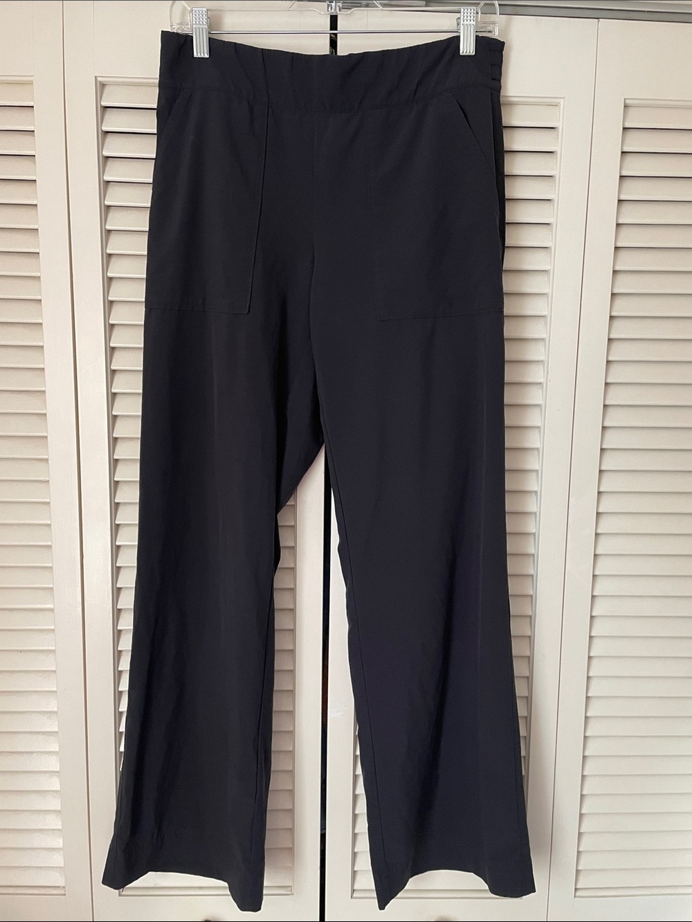 Athleta Wide-Leg Full length Pull-On Pants Black Sz 8